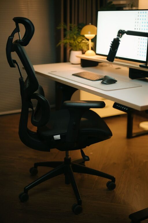 Tips for Choosing a Comfortable Desk Chair for Your Workspace
